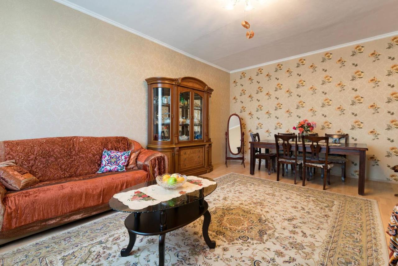 Guest House On Maksimova 9 Almaty Bagian luar foto