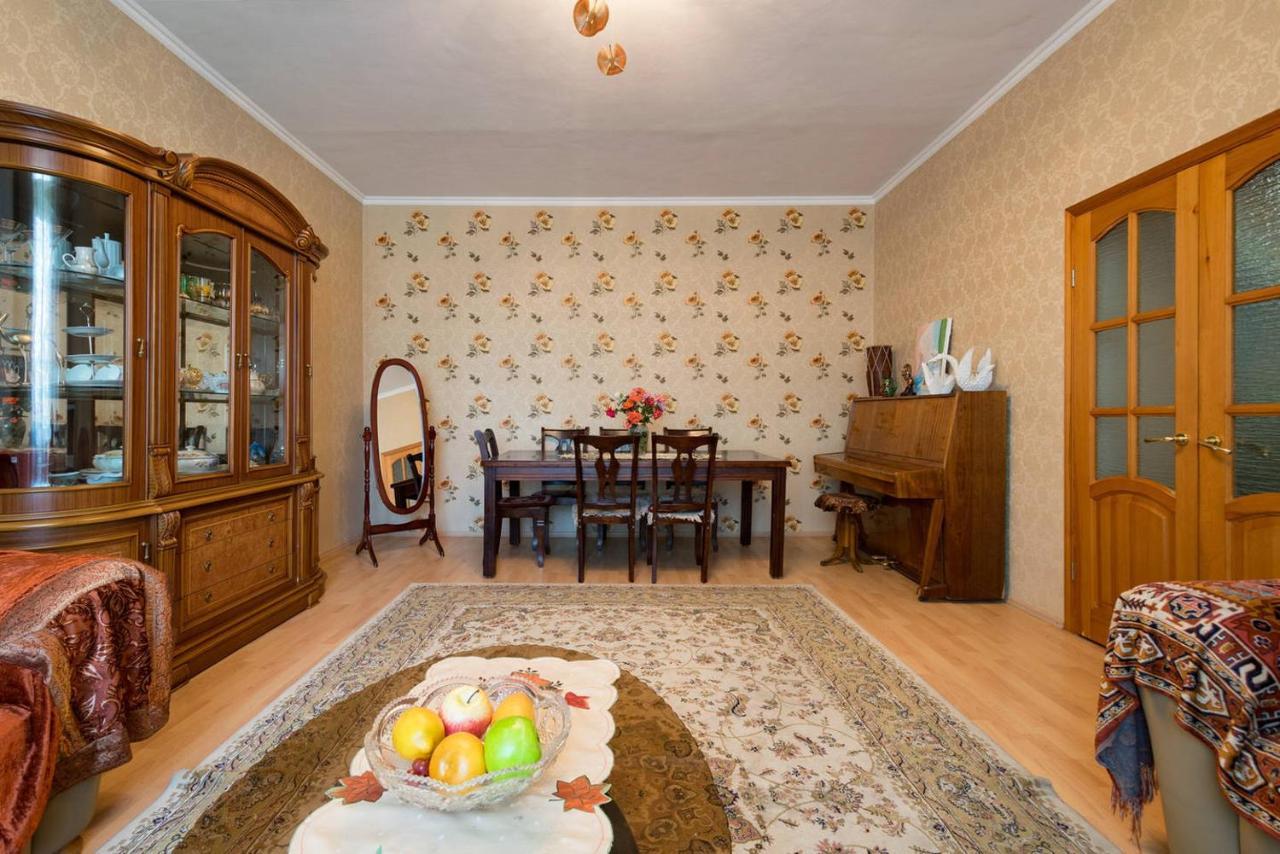 Guest House On Maksimova 9 Almaty Bagian luar foto
