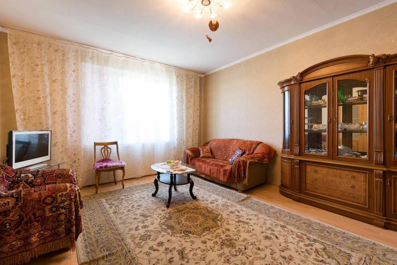 Guest House On Maksimova 9 Almaty Bagian luar foto