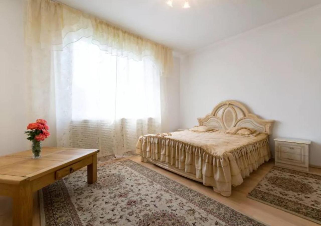 Guest House On Maksimova 9 Almaty Bagian luar foto